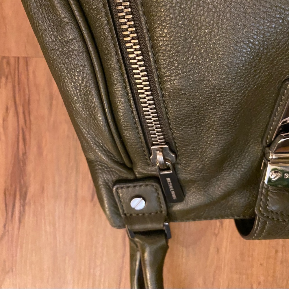 🌺Final Price w/Free Shipping🌺MICHAEL BY MICHAEL KORS (Dust Bag Added) - Picture 6 of 16